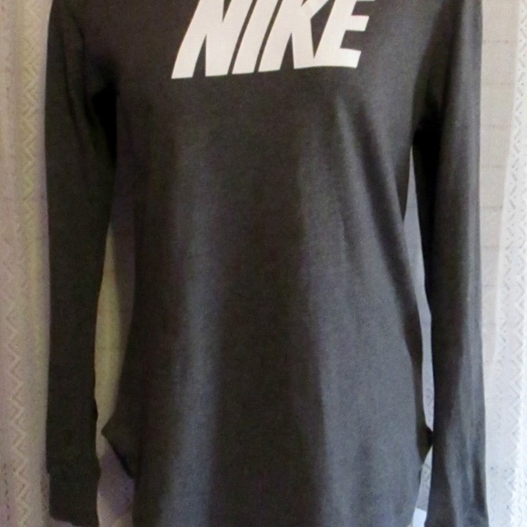 SOLD Nike Women Athletic Logo Long Sleeve Shirt - Picture 4 of 6